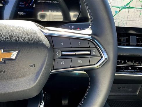 Used 2025 Chevrolet Equinox LT image 12