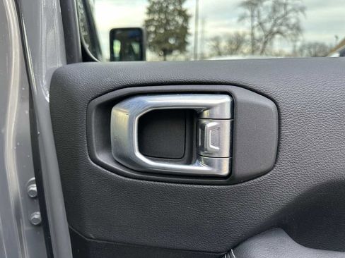 Used 2022 Jeep Wrangler Unlimited Sahara w/ Cold Weather Group image 34