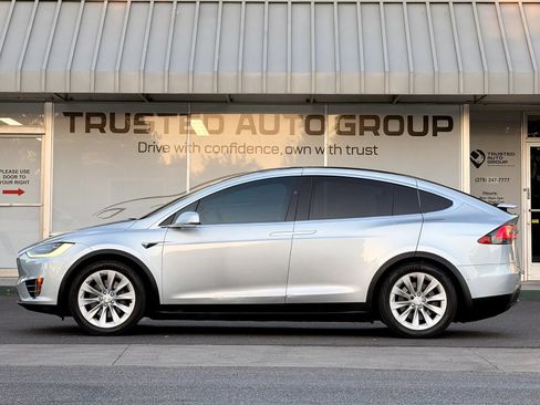 Used 2017 Tesla Model X 75D AWD/4WD image 6