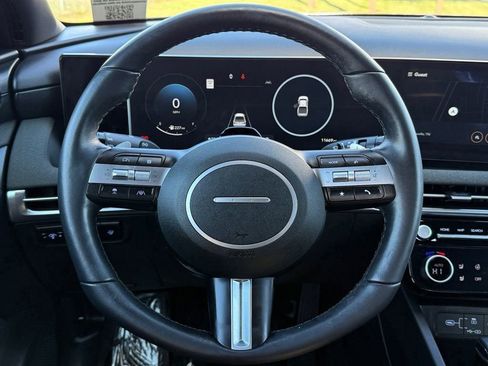 Certified 2025 Hyundai Santa Cruz Limited image 17