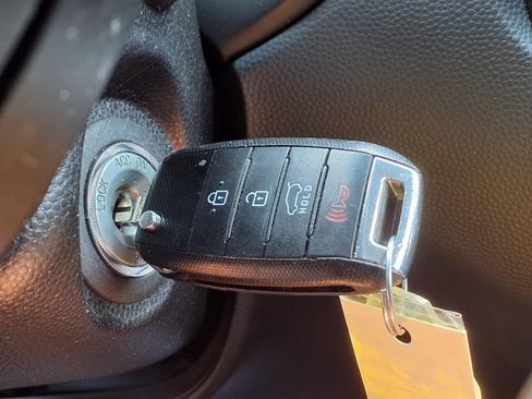 Used 2018 Kia Soul + FWD image 27
