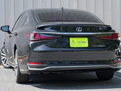 Used 2021 Lexus ES 300h w/ Accessory Package 2 FWD image 5