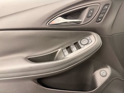 Used 2023 Buick Encore GX Essence w/ Experience Buick Package FWD image 32