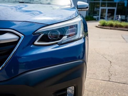 Used 2021 Subaru Outback Touring AWD/4WD image 3
