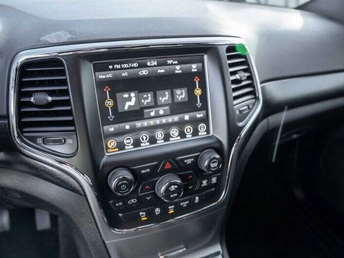 Used 2018 Jeep Grand Cherokee Altitude image 13