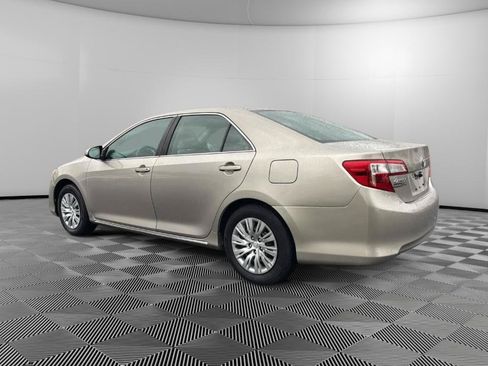 Used 2013 Toyota Camry LE FWD image 3