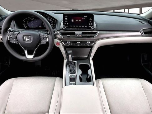 Used 2018 Honda Accord LX image 7