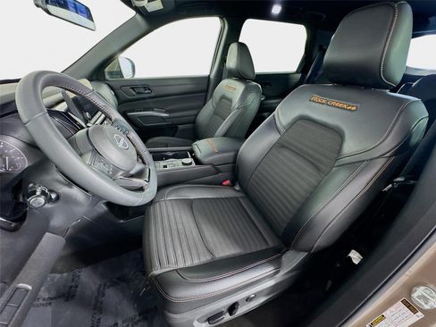 Certified 2024 Nissan Pathfinder Rock Creek AWD/4WD image 11