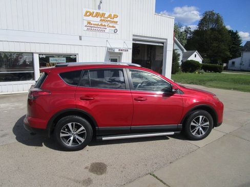 Used 2016 Toyota RAV4 XLE AWD/4WD image 6