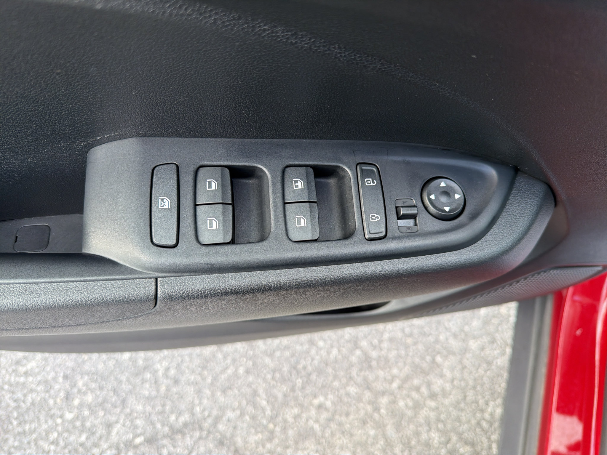 Certified 2025 Hyundai Venue SE FWD image 12