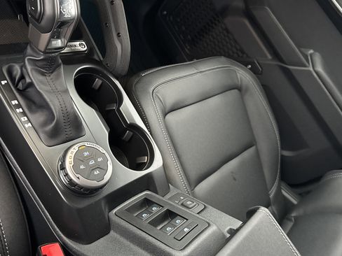 New 2025 Ford Bronco Badlands image 27