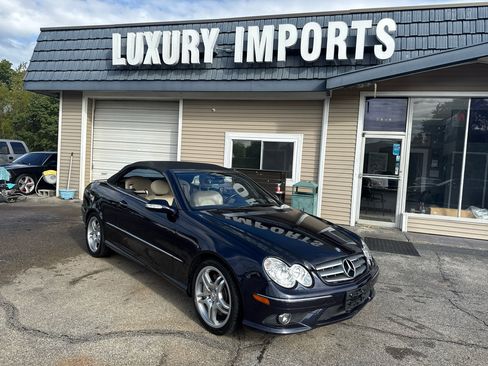 Used 2009 Mercedes-Benz CLK 550 Cabriolet w/ Premium I Pkg image 3