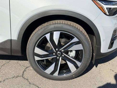 New 2026 Volvo XC40 B5 Ultra w/ Protection Package Premier image 24