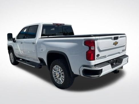 Used 2023 Chevrolet Silverado 2500 High Country w/ LPO, Hitch Package AWD/4WD image 14