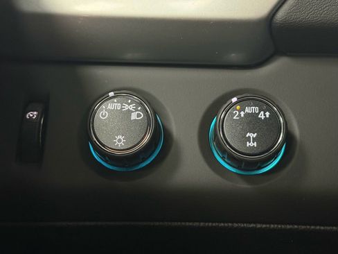 Used 2018 Chevrolet Tahoe LT image 17