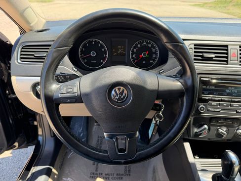 Used 2014 Volkswagen Jetta SE FWD image 14