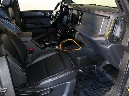 Used 2024 Ford Bronco Badlands image 32