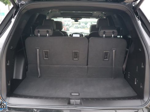 Used 2023 Chevrolet Traverse Premier FWD image 28