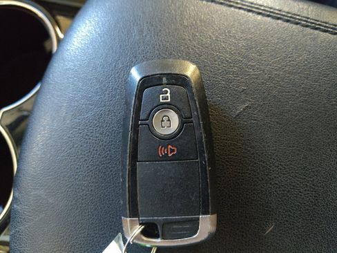 Used 2017 Ford Edge SEL w/ Equipment Group 201A FWD image 32