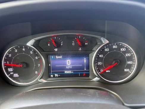 Used 2023 GMC Acadia SLE AWD/4WD image 15