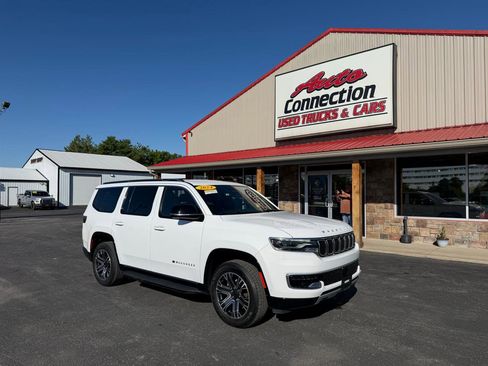 Used 2024 Jeep Wagoneer Series II AWD/4WD image 1