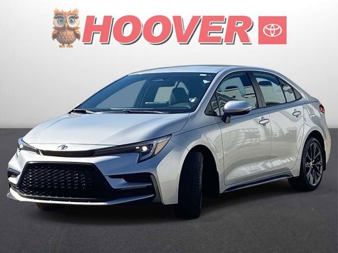Used 2025 Toyota Corolla SE image 6