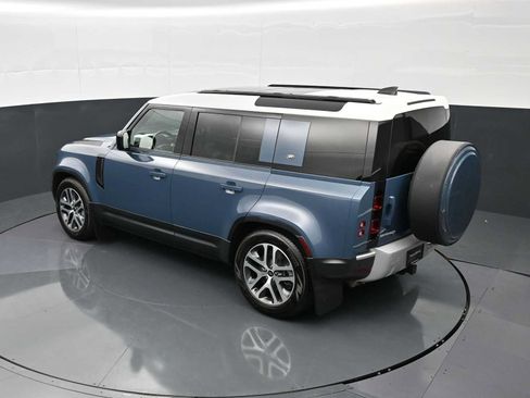 Used 2022 Land Rover Defender 110 SE AWD/4WD image 31