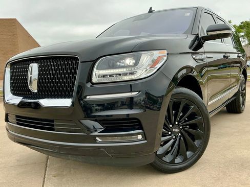 Used 2020 Lincoln Navigator Reserve w/ Equipment Group 208A Reserve AWD/4WD image 3