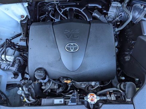 Used 2018 Toyota Highlander XLE AWD/4WD image 56