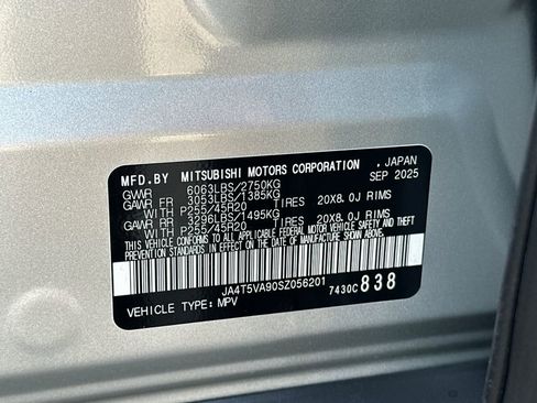 New 2025 Mitsubishi Outlander SE image 28