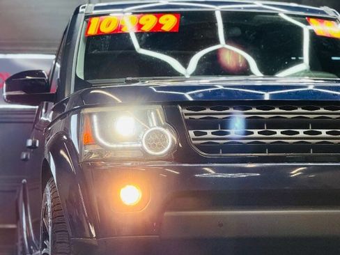 Used 2016 Land Rover LR4 HSE Silver Edition image 3