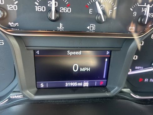 Used 2022 GMC Sierra 2500 AT4 w/ Snow Plow Prep/Camper Package image 13