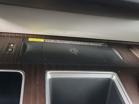 Used 2022 Toyota Sienna XLE image 35