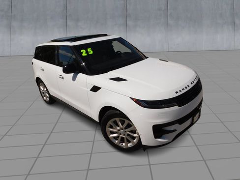 Used 2025 Land Rover Range Rover Sport SE AWD/4WD image 2