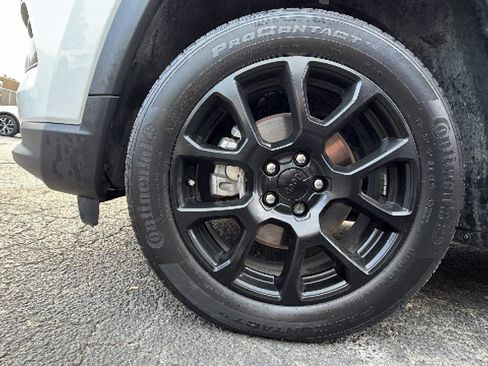 Used 2022 Jeep Compass Latitude FWD image 7