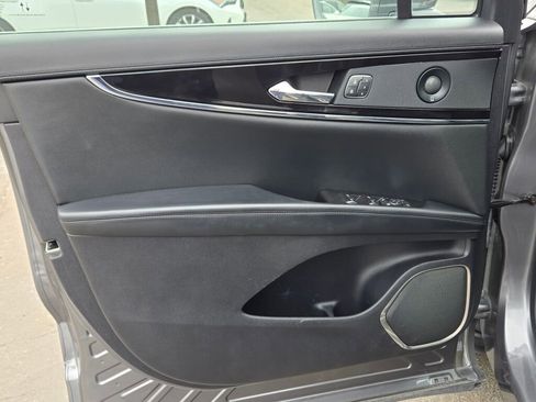 Used 2021 Lincoln Nautilus Reserve w/ Monochromatic Package AWD/4WD image 36