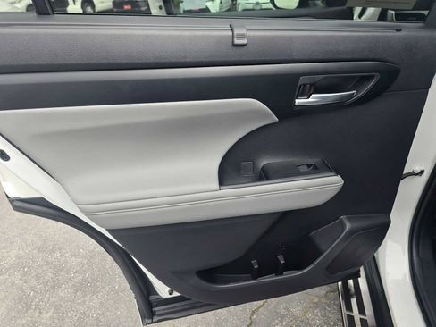 New 2026 Toyota Highlander XLE image 20