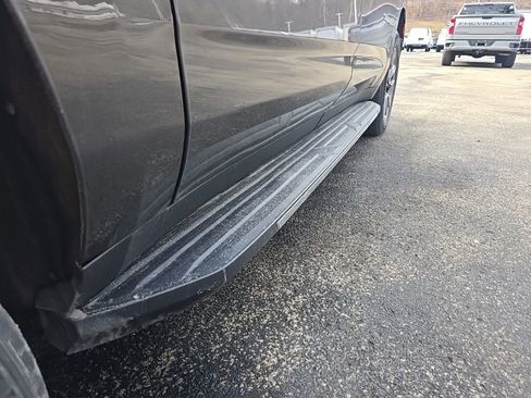 Certified 2021 Chevrolet Suburban LT w/ LT Signature Package image 16