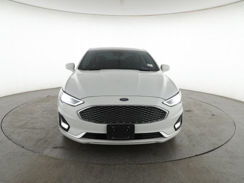 Used 2019 Ford Fusion Titanium image 2
