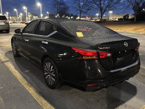 Used 2023 Nissan Altima 2.5 SV image 8