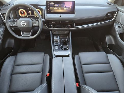 Used 2025 Nissan Rogue SL image 23