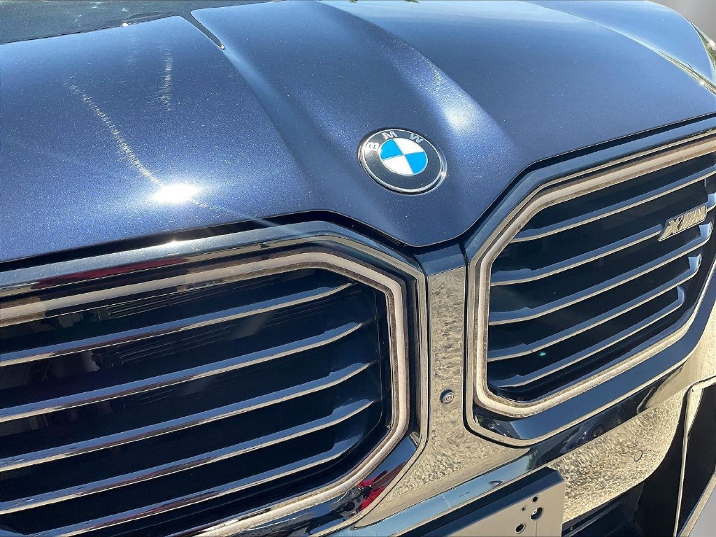 Used 2023 BMW XM AWD/4WD image 32