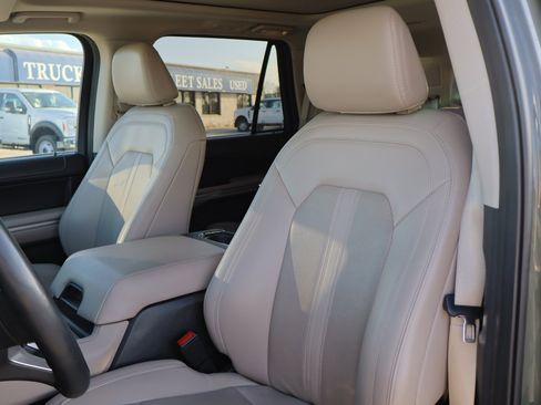 Used 2024 Ford Expedition Limited image 15