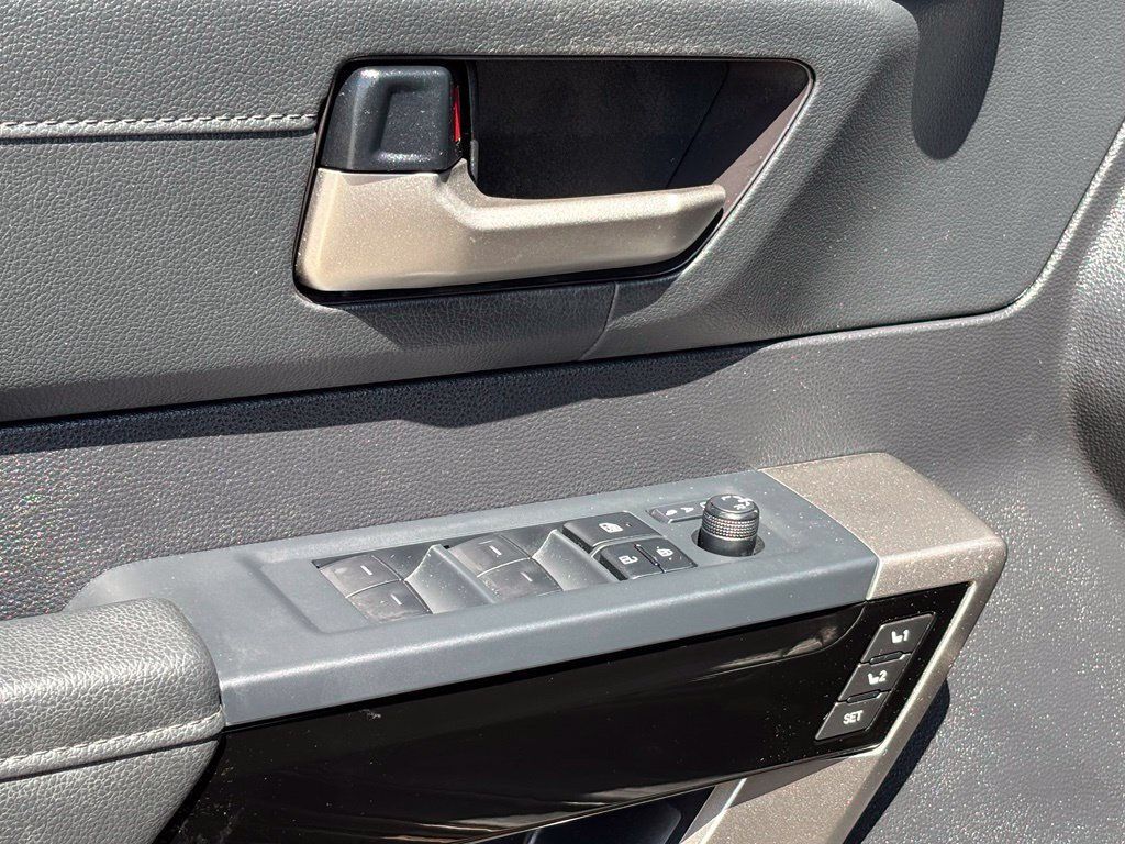 Used 2022 Toyota Tundra Limited w/ Power Package RWD image 27