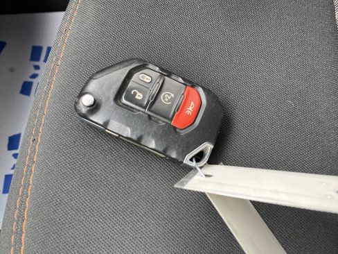 Used 2021 Jeep Gladiator Mojave w/ Cold Weather Group image 37