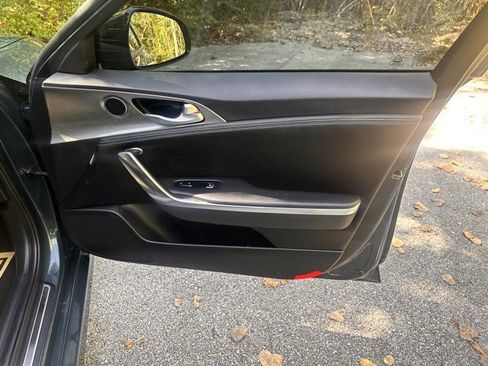 Used 2022 Kia Stinger GT1 image 18