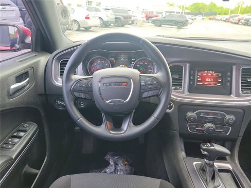 Used 2016 Dodge Charger SE w/ Power Sunroof Group AWD/4WD image 11