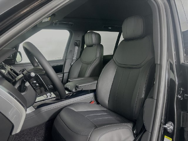 New 2026 Land Rover Range Rover Long Wheelbase SE AWD/4WD image 21