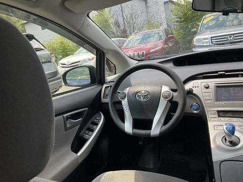Used 2013 Toyota Prius Three w/ Solar Roof Pkg FWD image 16