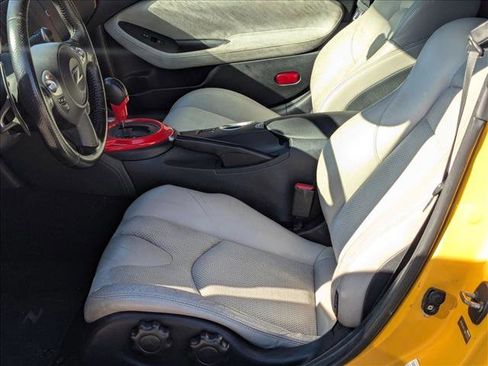 Used 2009 Nissan 370Z Touring w/ Sport Pkg image 16